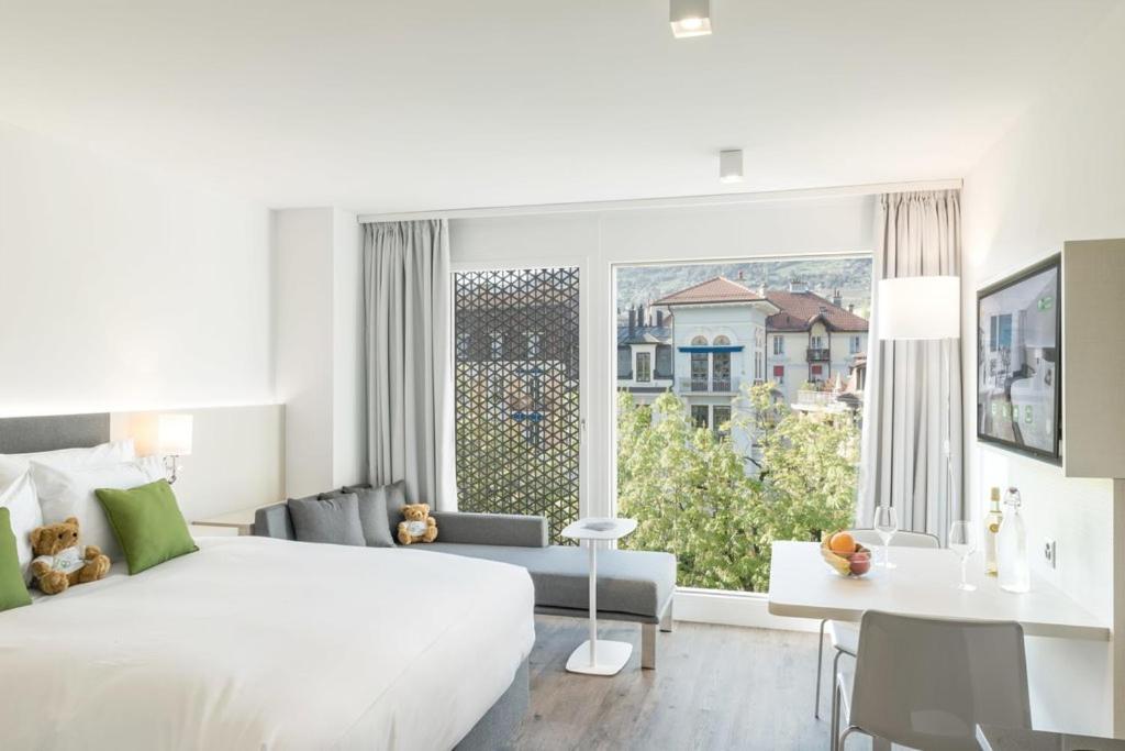 Base Vevey Hotel Room photo
